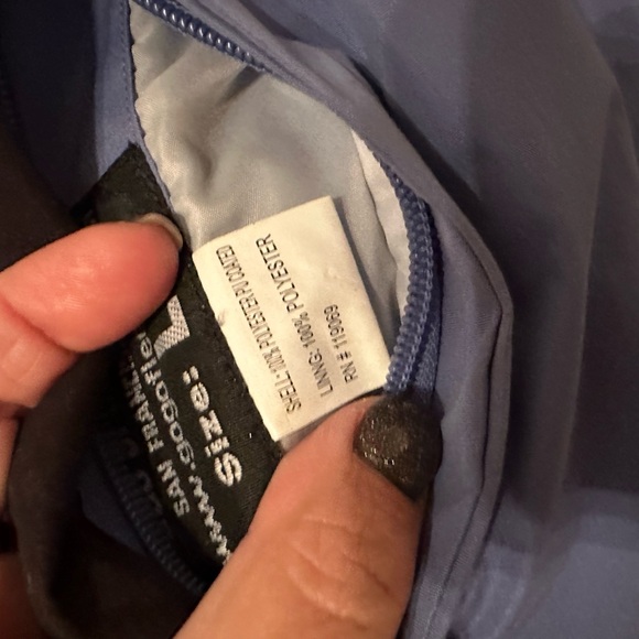 Large women's warm winter reversible jacket from Skagway Alaska. Zip off hood - Picture 7 of 11